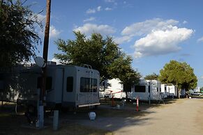 Albany Inn & RV Campground