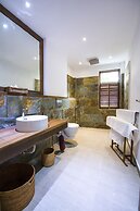 The Barefoot Eco Hotel