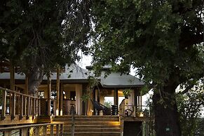 Simbavati Hilltop Lodge