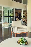 Delmond Hotel