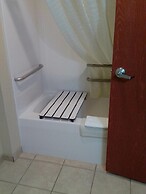 Cobblestone Hotel & Suites - Salem