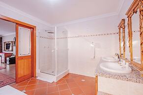 Sunward Park Guest House & Conference Centre