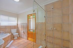 Sunward Park Guest House & Conference Centre