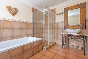 Sunward Park Guest House & Conference Centre