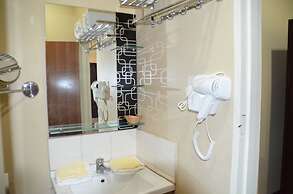 Riverside Hotel and Conference Centre