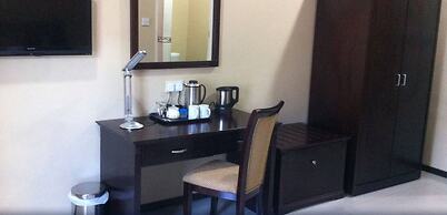 Riverside Hotel and Conference Centre