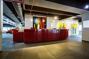 WOW Hostel Amsterdam