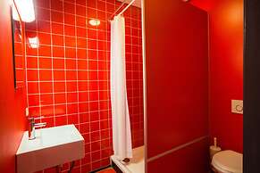 WOW Hostel Amsterdam