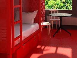 WOW Hostel Amsterdam