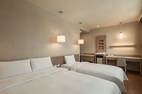 Kindness Hotel - Kaohsiung Main Station