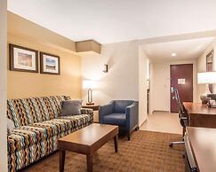 Comfort Inn & Suites Brattleboro I-91