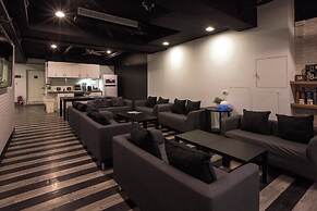 Fun Inn Taipei Hostel