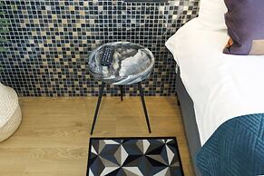 Quentin Hotel Golden Bear