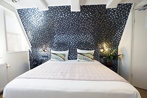 Quentin Hotel Golden Bear