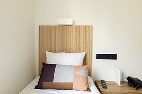 Quentin Hotel Golden Bear