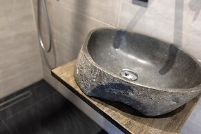 Quentin Hotel Golden Bear