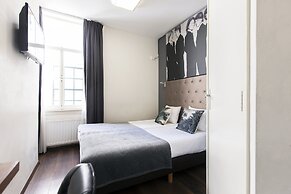 Quentin Hotel Golden Bear