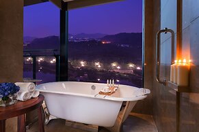 DoubleTree by Hilton Guangzhou Science City-Free Shuttle Bus Service D