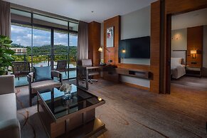 DoubleTree by Hilton Guangzhou Science City-Free Shuttle Bus Service D