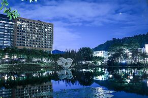 DoubleTree by Hilton Guangzhou Science City-Free Shuttle Bus Service D