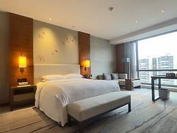 DoubleTree by Hilton Guangzhou Science City-Free Shuttle Bus Service D