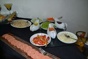 The Lakeside Hotel at Nuwarawewa