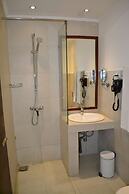 The Lakeside Hotel at Nuwarawewa