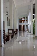 The Lakeside Hotel at Nuwarawewa