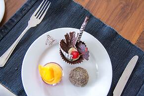 The Lakeside Hotel at Nuwarawewa