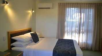 West End Motor Lodge