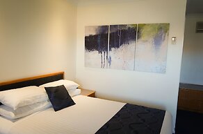 West End Motor Lodge