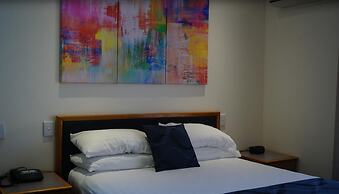 West End Motor Lodge