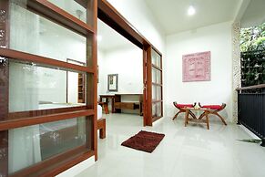 Maha Residence Guest House