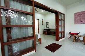 Maha Residence Guest House