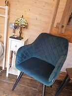 Stonehenge Inn & Shepherds Huts