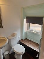 Stonehenge Inn & Shepherds Huts