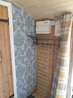 Stonehenge Inn & Shepherds Huts