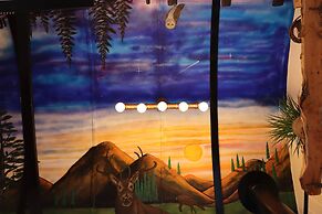 Stonehenge Inn & Shepherds Huts