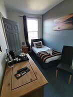 Stonehenge Inn & Shepherds Huts