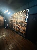 Stonehenge Inn & Shepherds Huts