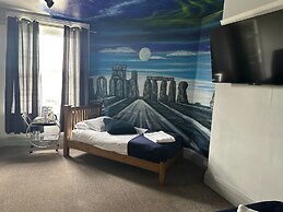 Stonehenge Inn & Shepherds Huts