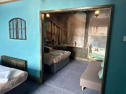 Stonehenge Inn & Shepherds Huts