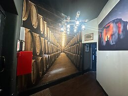 Stonehenge Inn & Shepherds Huts