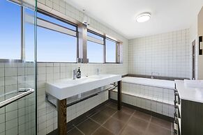 Burleigh Esplanade Apartments