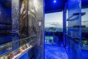 Burleigh Esplanade Apartments