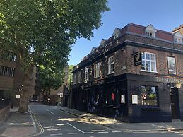 PubLove @ The Steam Engine - Hostel