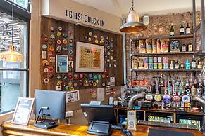 PubLove @ The Crown, Battersea - Hostel