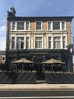 PubLove @ The Crown, Battersea - Hostel