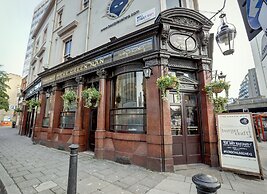 PubLove @ The Green Man - Hostel