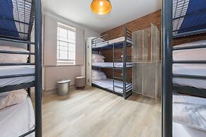 PubLove @ The Green Man - Hostel